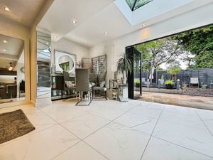 Family room- click for photo gallery